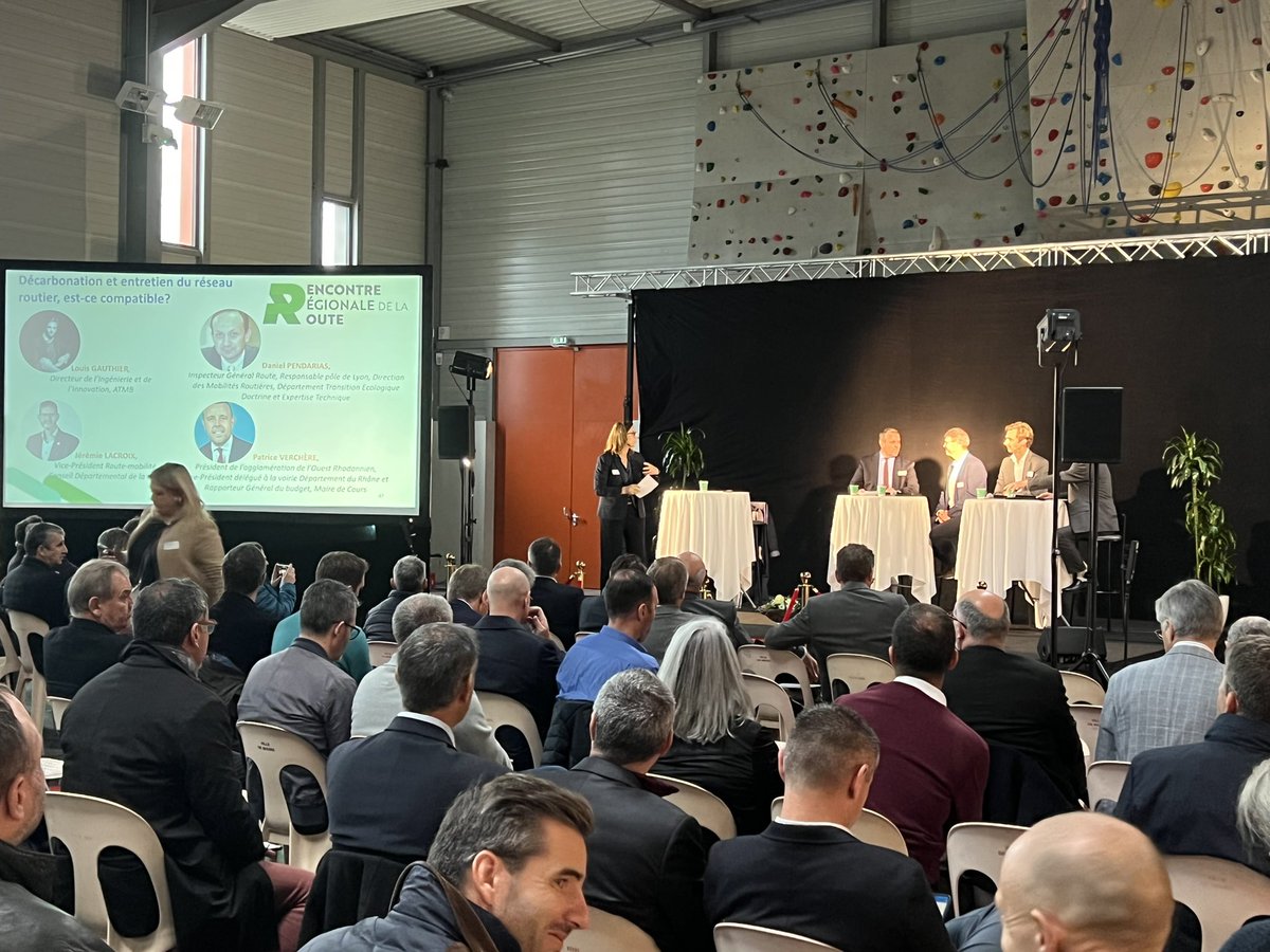 FayardPascal's tweet image. Le BTP CFA de l’Ain accueille l’AG de Routes de France et ensuite ce sera l’inauguration du chantier école réalisé par les apprentis du CFA BTP Ain.