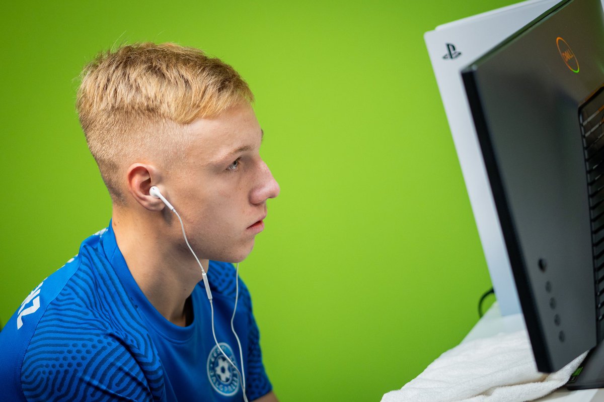 Baymannz's tweet image. 2x BEST FIFA PLAYER IN ESTONIA!🏆
1300€✅
Place in the National team✅

Forgot to post this on twitter, happened already a week ago🤣