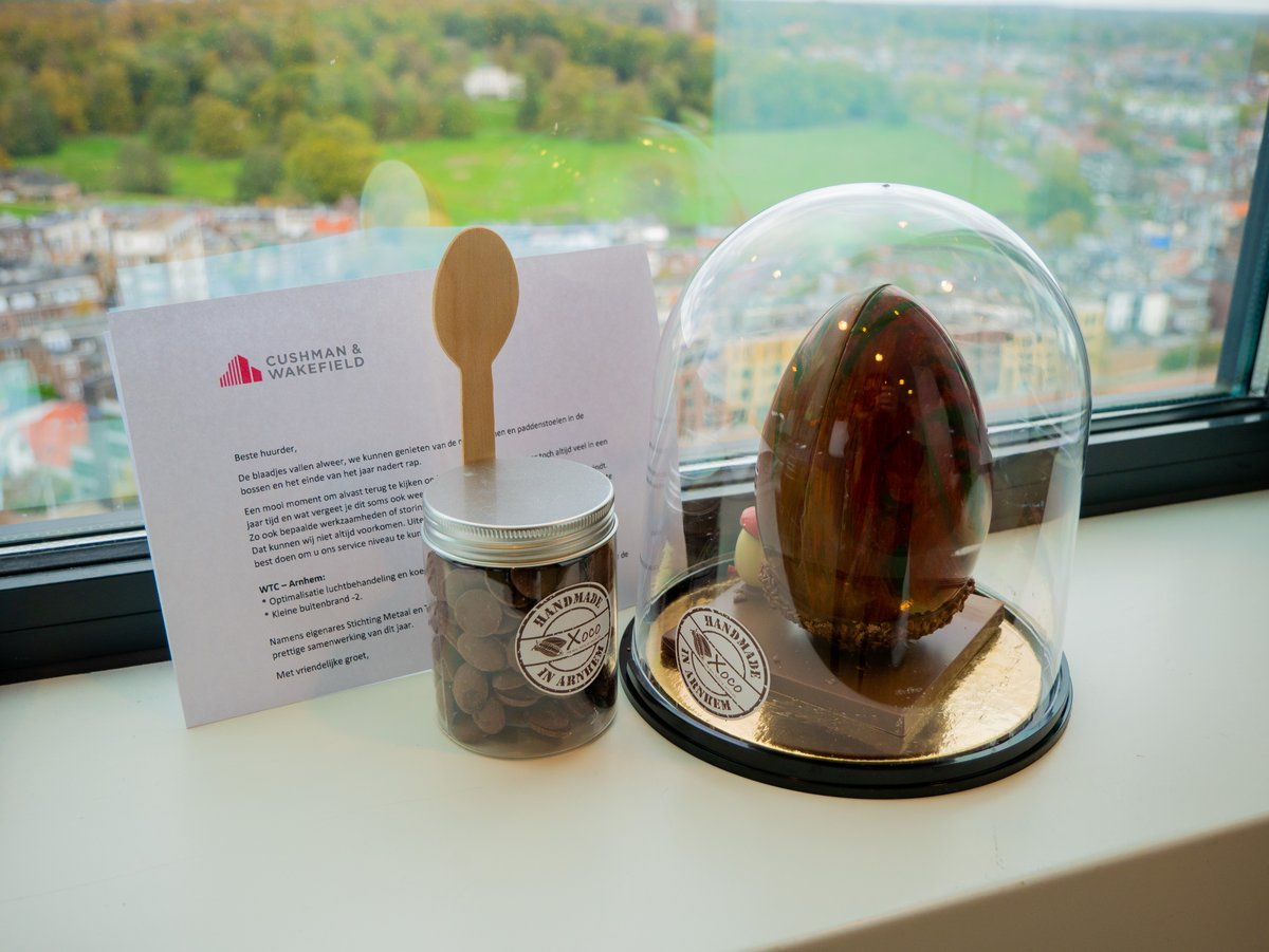 Chocolade maakt gelukkig 🍫

Vandaag hebben wij dit heerlijke, prachtige chocolade-ei ontvangen. Bedankt Cushman &amp; Wakefield! We gaan hier zeker van genieten. 😋