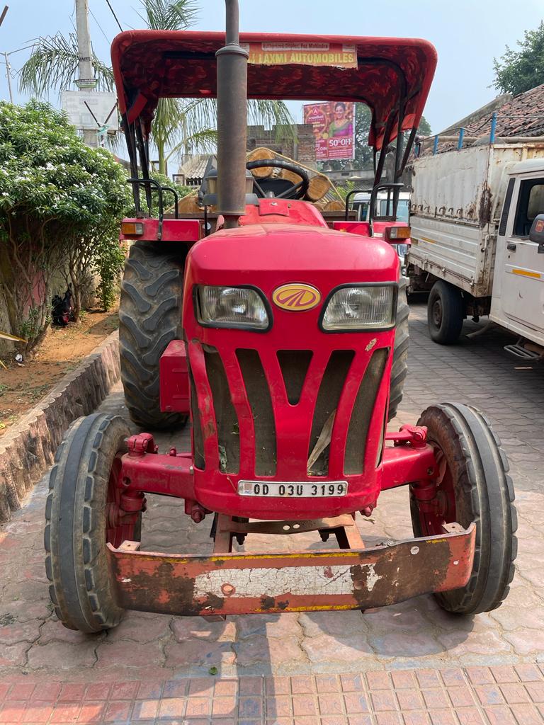 During night patrolling, the staff of Bolangir Range seized a vehicle bearing Regd no. OD 03U 3199 laden with 14 pcs of teak logs near Khuntpali Village. Further investigation is going on. Bolangir Range Staff did an outstanding Job!! <a href="/CMO_Odisha/">CMO Odisha</a> <a href="/pccfodisha/">PCCF & HoFF Odisha</a> <a href="/moefcc/">MoEF&CC</a> <a href="/ForestDeptt/">Odisha Forest, Env. and Climate Change Department</a>