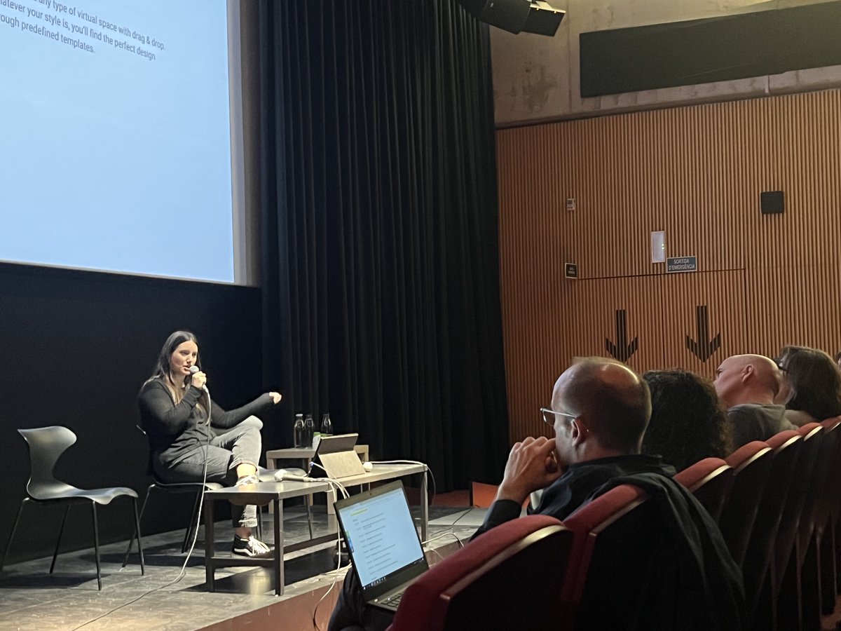 sdeicec's tweet photo. @icec_cat @EdGarciaCas @RobertoGomezIgl @Conexionesimpro @patriciamval cofundadora i productora executiva de @futura_space presenta quatre experiències interactives d'innovació en el desenvolupament de #públics globals.

🗣️ "Els nous públics busquen pertinença, interacció i presència, sigui virtual o presencial".

#marquetingcult https://t.co/YF1DJAo4Kh