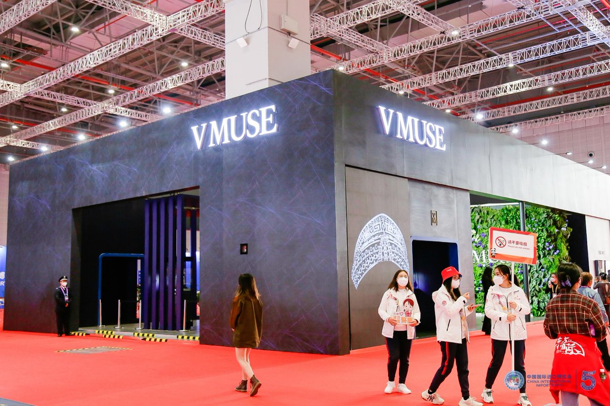 ciieonline's tweet photo. Jewelry brand V Muse said its participation in the #CIIE is a tribute to the classics. The company is using the fifth CIIE as a launchpad for its Treasure collection featuring 22 iconic jewelry pieces spanning 400 years of history. #VoiceForCIIE https://t.co/ZKXupes2zw