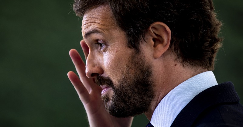 LaVanguardia's tweet photo. 🔴#ÚltimaHora Pablo Casado, imputado por sus bulos sobre la escuela catalana

El magistrado cita a declarar al ex líder del PP tras aceptar una querella por injurias, calumnias y odio presentada por la Generalitat de Catalunya.