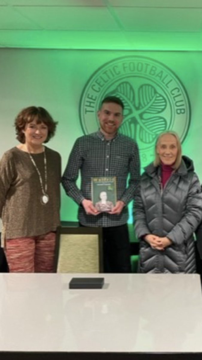 Thanks to all who attended the book launch last night 🍀 it was a privilege to have this photo with Alison Healy - great-grandniece of Walfrid - and members of the McGettrick family, descended from the man who accompanied Walfrid on his own journey from Sligo to Glasgow 💚 🇮🇪 🏴󠁧󠁢󠁳󠁣󠁴󠁿