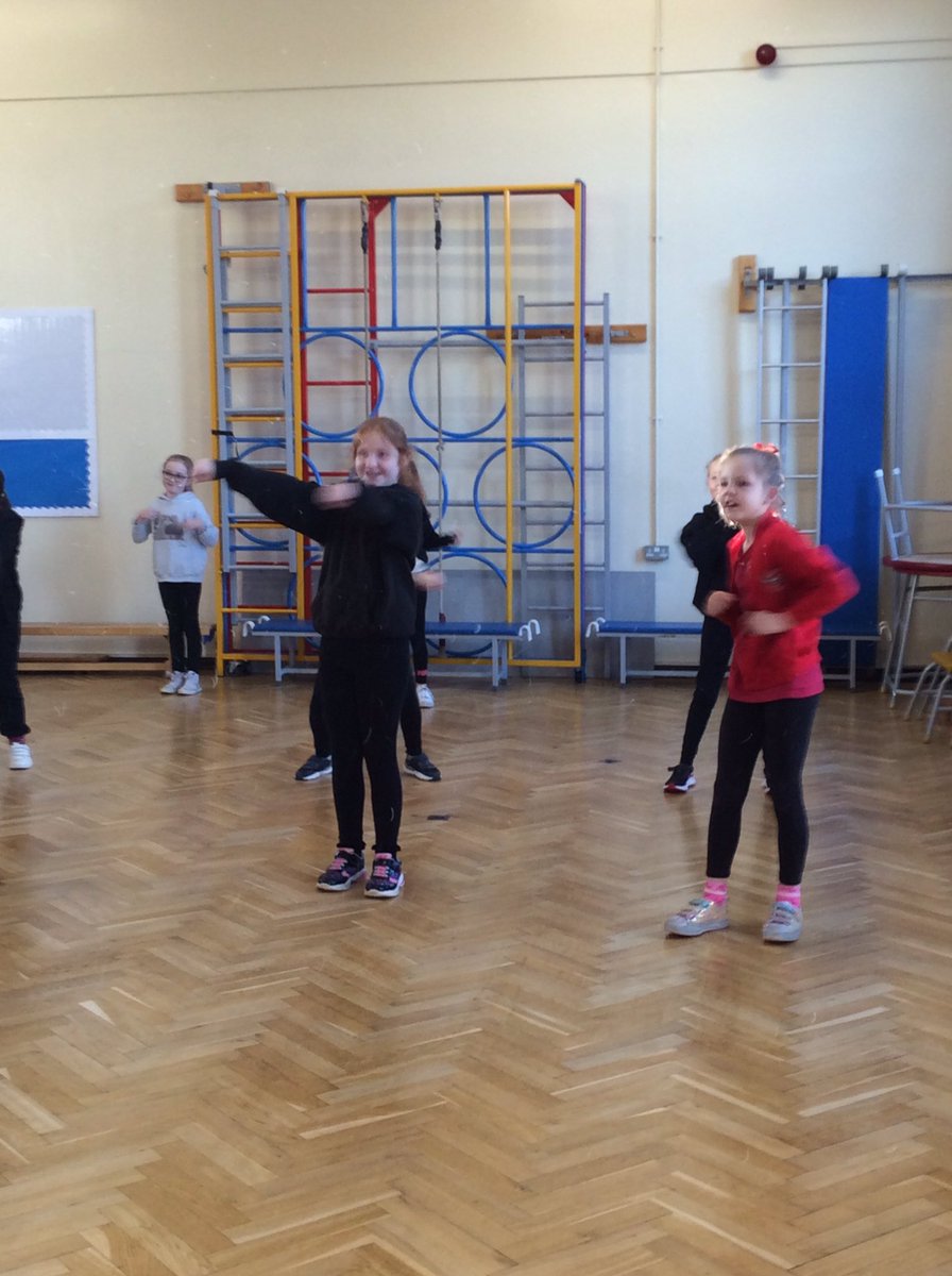 KnypersleyFirst's tweet photo. Class 9 have been awesome in their dance lesson! We have continued to explore techniques such as house of mirrors, canon and comic fighting to create routines. #knypersleylovesPE #weliketomoveitmoveit https://t.co/l6As0kK0st