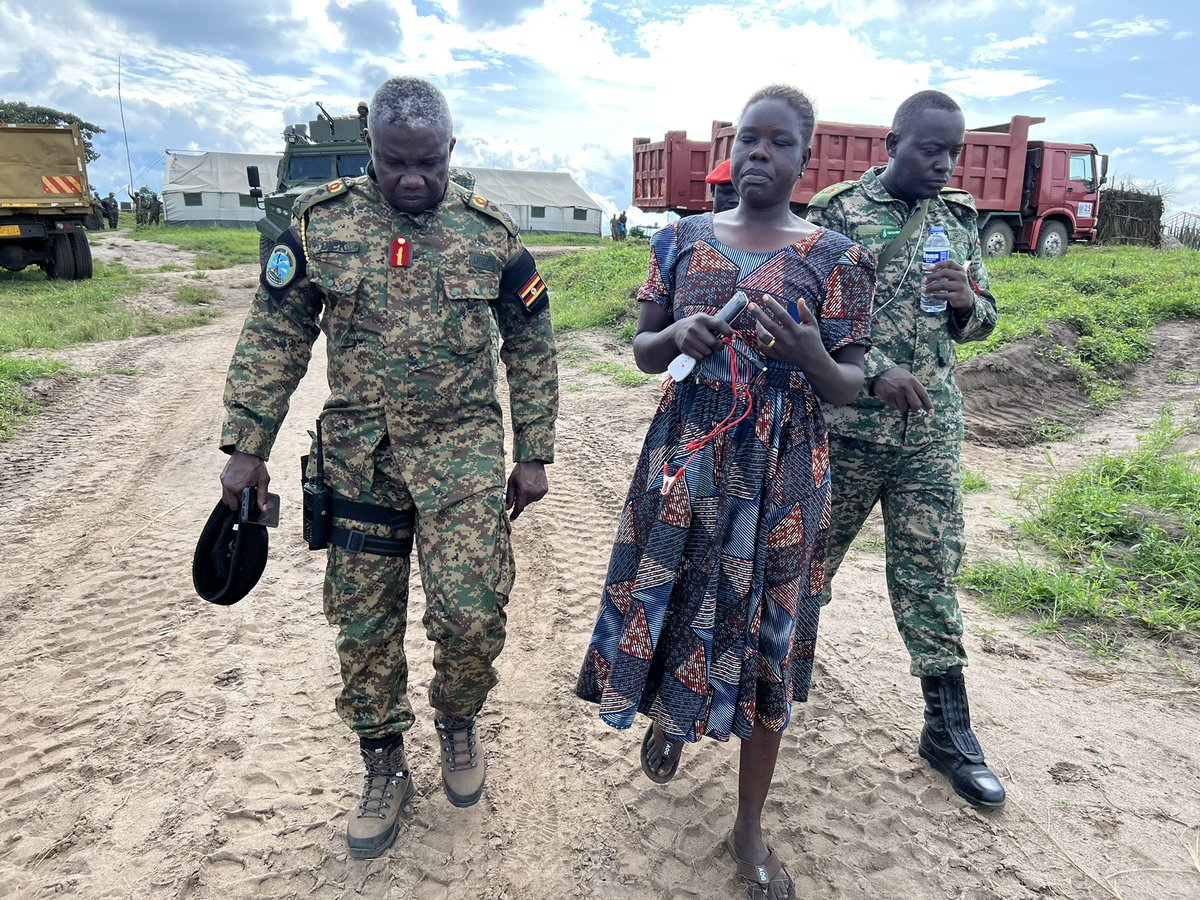 SharonKyomugis2's tweet photo. During an operation by the UPDF, a baby from the ADF camp survived but without anyone to look after it.
The baby was given to Adong, a solider and mother who is now taking care of him in kalembo.
He was named Tolit Bahati (lucky) and added Otyang after the commander who saved. https://t.co/9WgRO5EncN
