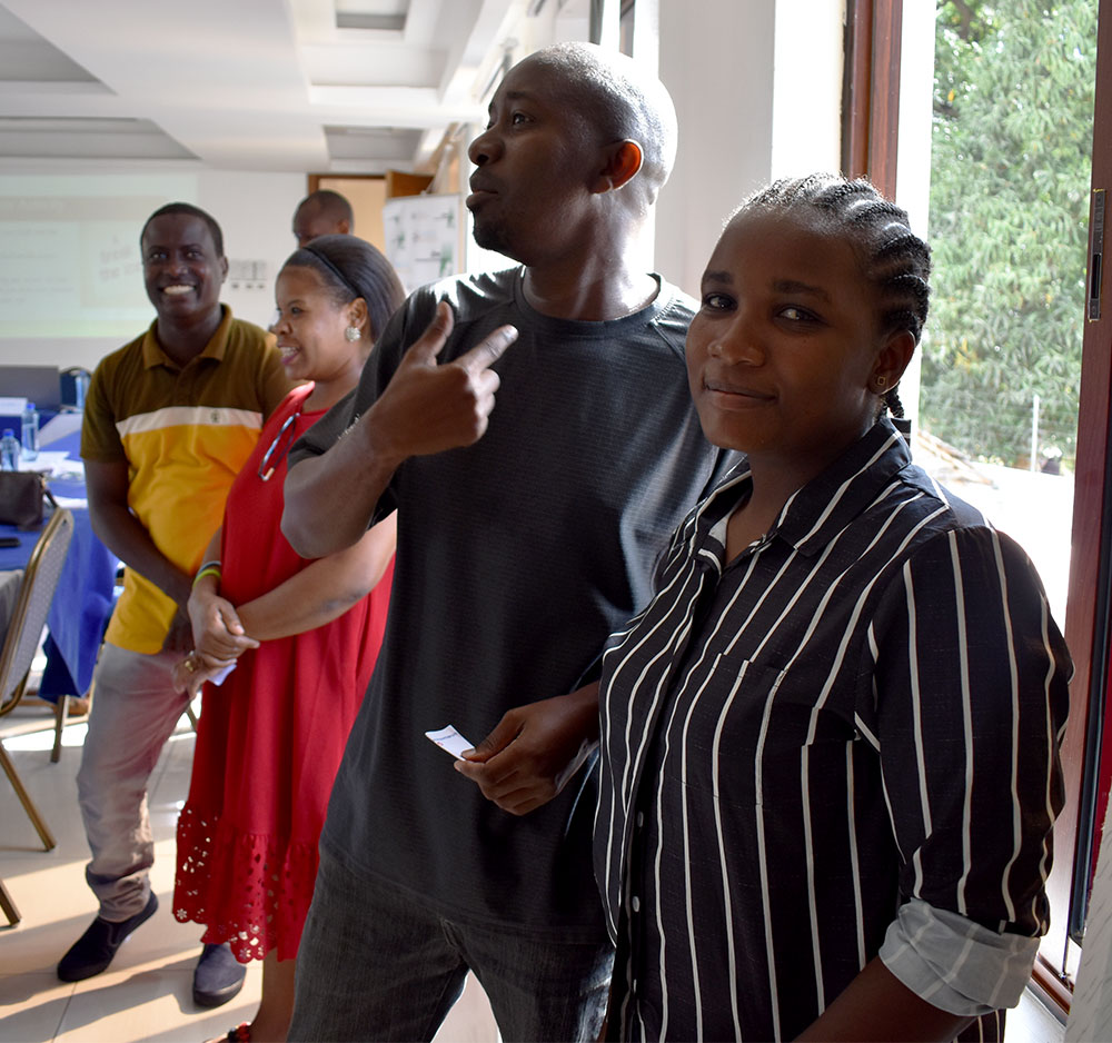 How do we find each other? As a journalist how do you identify who is the right source for your story? Some of the questions asked on Day 3 of the Pwani Region DevReporters' Training. <a href="/RKowuor/">Rosemary Kowuor</a> <a href="/dommieyambo/">Dommie Yambo Odotte #TheObservertoire</a>  #devreporters #radiobaraza #reportingonruralissues cc @vikesverkko