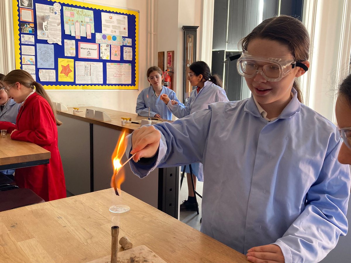 QCL_STEM's tweet image. Science club was full of exciting activities last week 🧪🔥💫