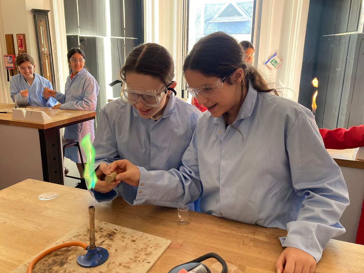 QCL_STEM's tweet image. Science club was full of exciting activities last week 🧪🔥💫