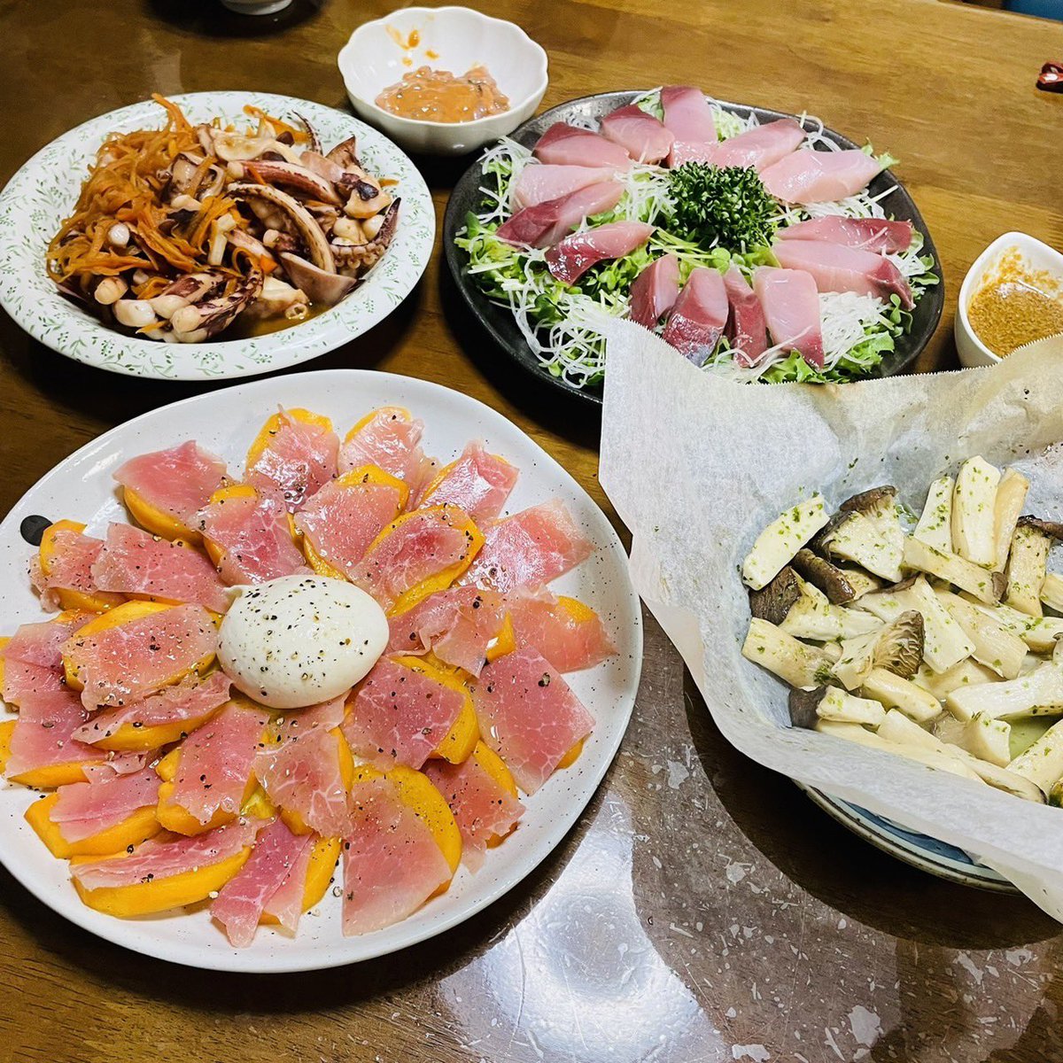 母にご飯送ったら、実家のご飯送られてきて死にました。母は強し 