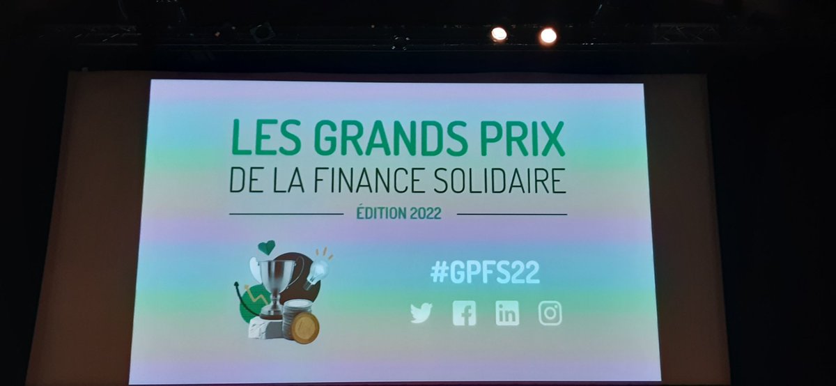 Bdt_HtsDeFrance's tweet photo. Hier aux côtés de @Lemaspr, président de @franceactive, la @Bdt_HtsDeFrance remettait le prix coup de ❤️ de la cravate solidaire lors du Grand Prix de la #financesolidaire organisé par @Label_Finansol #GPFS22
@BanqueDesTerr https://t.co/6KRYsm45xp