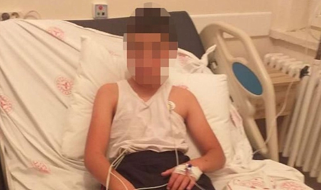 Başıboş köpeklere bir çocuk daha verdik.

Sıradaki kim?

Bitlis'te başıboş köpek tarafından ısırıldığı için kuduz olan 12 yaşındaki M.E. hayatını kaybetti.