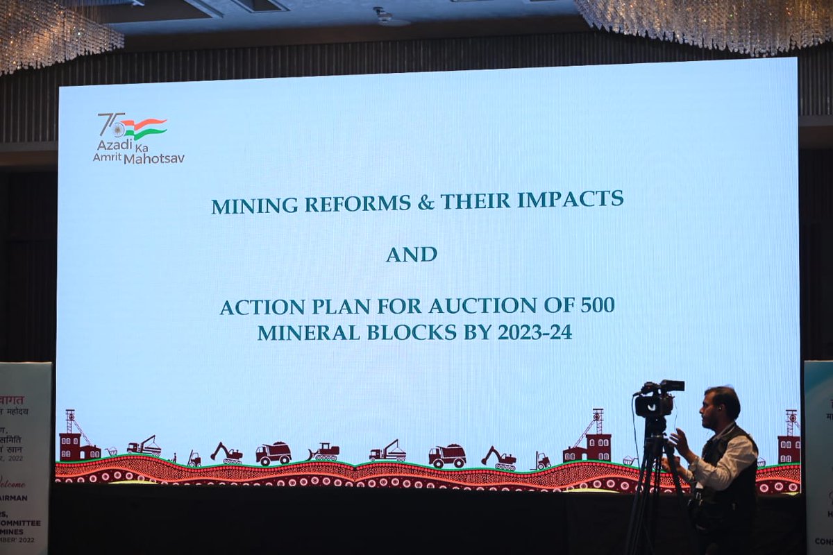 JoshiPralhad's tweet image. Chaired Consultative Committee meeting of the @MinesMinIndia, in Indore, Madhya Pradesh. Discussed the impact of #MiningReforms brought under the leadership of PM @narendramodi ji and action plan for auctioning 500 mineral blocks by 2023-24.