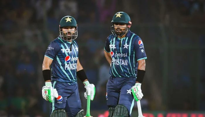 mazedar_Tweets's tweet photo. The duo is back!! #BabarAzam𓃵 🤜🤛 #MohammadRizwan 
Pak vs Nz #T20WorldCup https://t.co/sQTi0K6x8I
