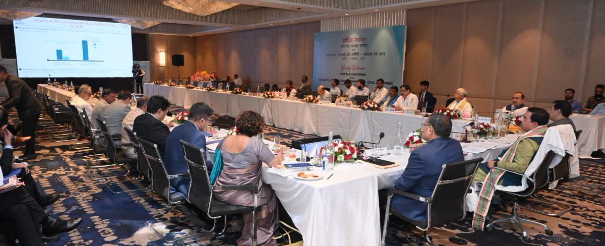 JoshiPralhad's tweet image. Chaired Consultative Committee meeting of the @MinesMinIndia, in Indore, Madhya Pradesh. Discussed the impact of #MiningReforms brought under the leadership of PM @narendramodi ji and action plan for auctioning 500 mineral blocks by 2023-24.