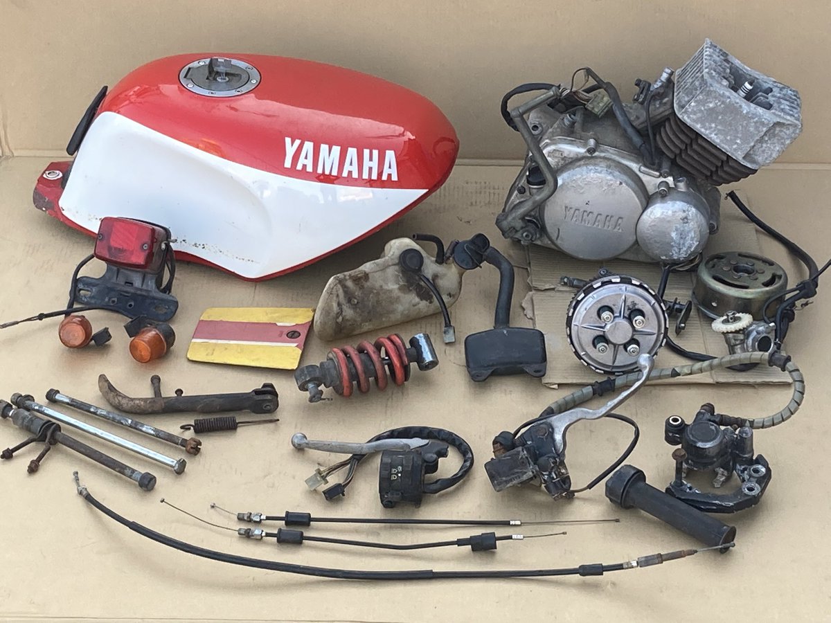 junkbox178's tweet photo. 在庫を整理してたらYSRのパーツの箱が出てきたので、最近入荷した物と合わせてホームページにアップしました。
ちょっと希少なパーツも入ってましたよd(^_^o)
#YSR50 #YSR80 #2AL #2GX https://t.co/chV63j26n6