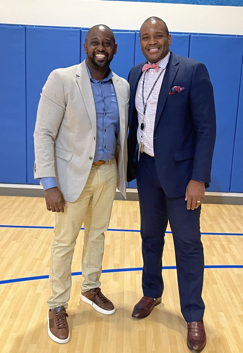 ASamuels297A's tweet image. When talking about diversity, it&apos;s not a box to check. It is a reality that should be felt, held, &amp;amp; valued by all of us. -Ava DuVernay 

Thank you @HydeAddisonES staff for exploring your identities &amp;amp; drafting equity commitments to cede power to historically invisible communities.