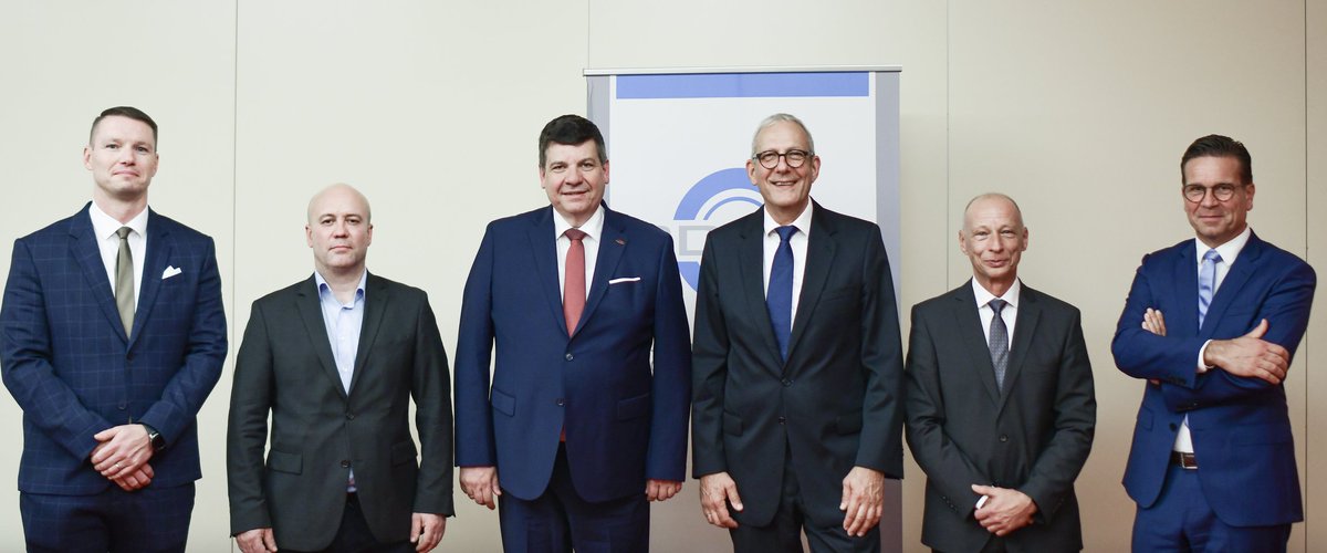 eurosecurity's tweet photo. BDGW-Vorstand wiedergewählt  https://t.co/bsiHHFTFwX @BDGW_eV  @BDSW_eV  @graf_berlin https://t.co/jzkPOXNyYd