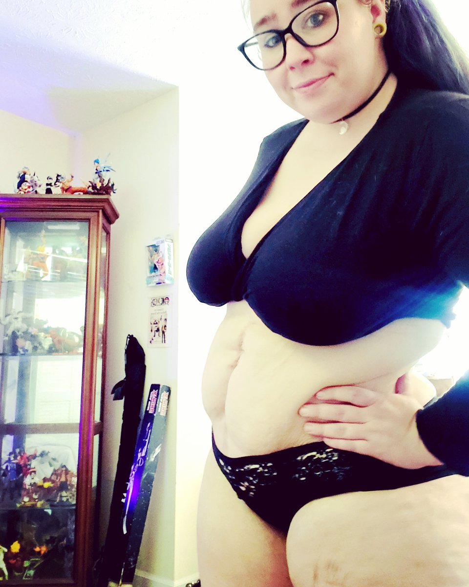 Lustyluna_ddd's tweet photo. Thickk. Nerdyy. And exclusively yours on onlyfans 💕💕 check my links in bio 💕 #ThickGirls #BBW #OF #Onlyfans #animegirl #OFcreator #30 #milf #swingersfun https://t.co/KzNKsEYzAL