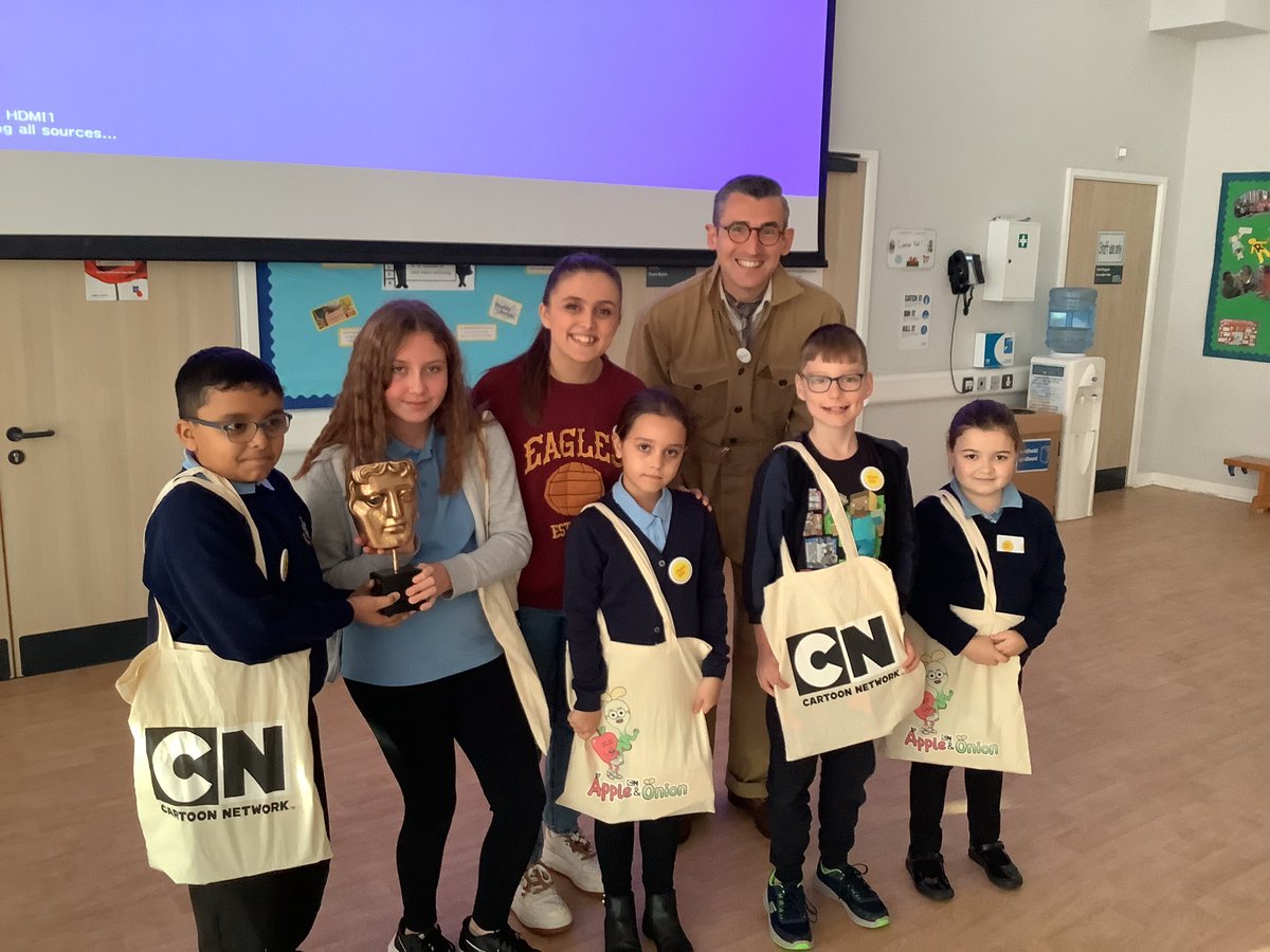 Celebrating 10 years of Place2Be in Gabalfa Primary with a visit from BAFTA, some special guests and a fantastic assembly! We even had some competition winners! Bendegedig 🤩🏆 <a href="/BAFTA/">BAFTA</a> #GabalfaprimaryHWB @CSC_Wellbeing <a href="/WG_Education/">Welsh Government Education</a> <a href="/Place2Be/">Place2Be</a>