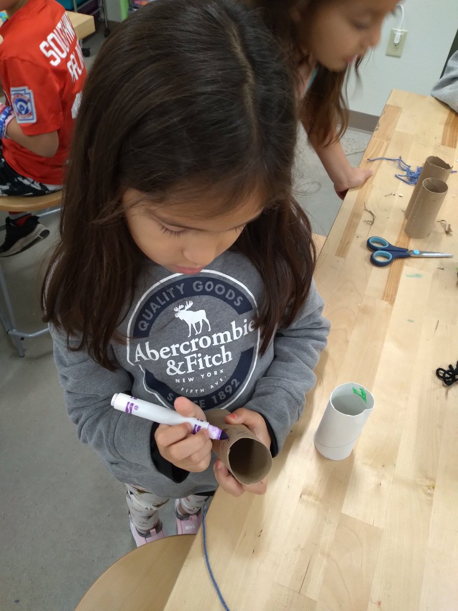 Bulldog_Library's tweet photo. It's puppet making week in our makerspace. https://t.co/bT6JdYCaTP