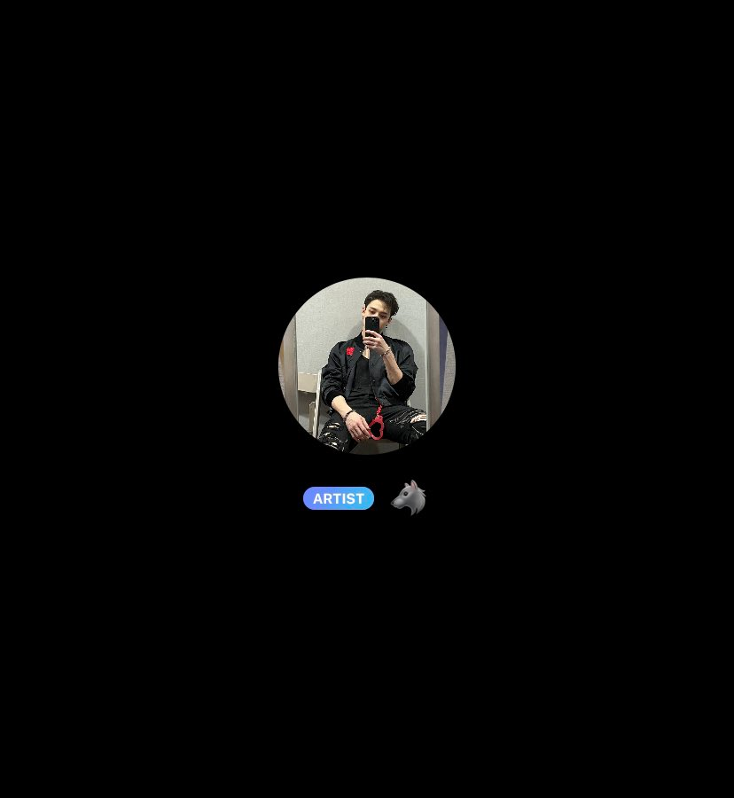 browniepio's tweet photo. no solo se puso ESA FOTO de perfil sinó que tambien en su nombre puso a su lobo dios lo hace para tenernos controladas YO LO SÉ ah ya entendimos bangchan sos nuestro macho alfa ahora marcame bue https://t.co/dJAVO4zJsr
