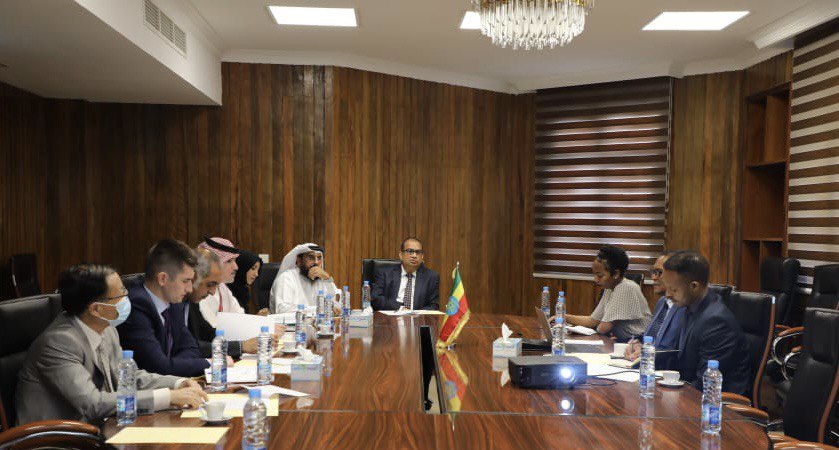 ETEmbassyJIB's tweet photo. The diplomatic breakthrough of the #AU-brokered peace deal was heralded on session 2 of #CoHA briefing to the diplomatic community based in #Djibouti. A thorough examination of the implementation &amp; the seamless execution of duties in accordance with the agreement were addressed. https://t.co/ROkkoBKddk