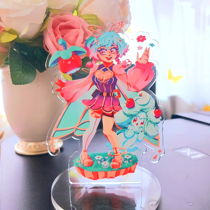 I feel like I never got to make a proper appreciation post for this but I'm still in awe with this acrylic standee ft.  's art of my sona with my favorite mons!! Their art is amazing #xelatelier  
