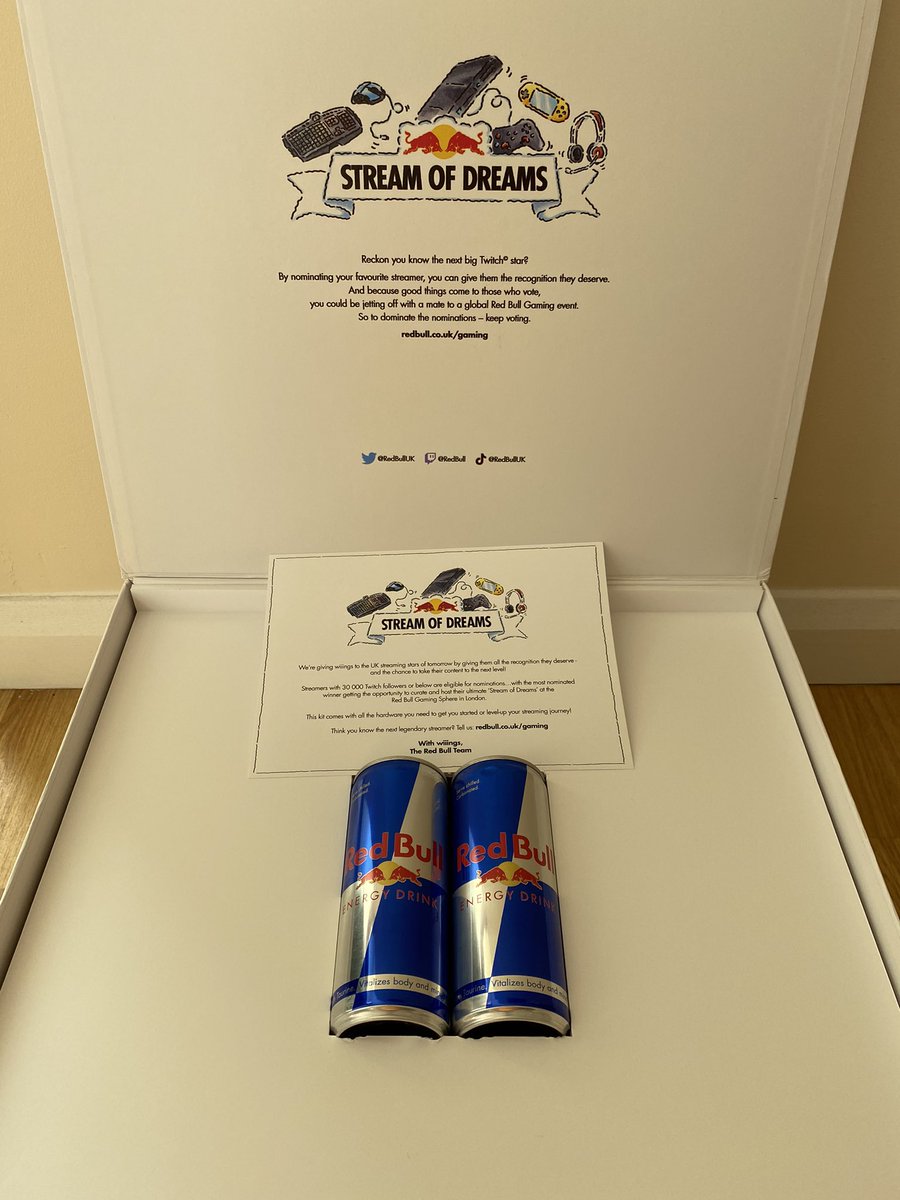 MHeyhoe91's tweet photo. 🚨RT + Follow to be in with a chance of winning this awesome Streaming Setup! https://t.co/LpbxUI6W7c