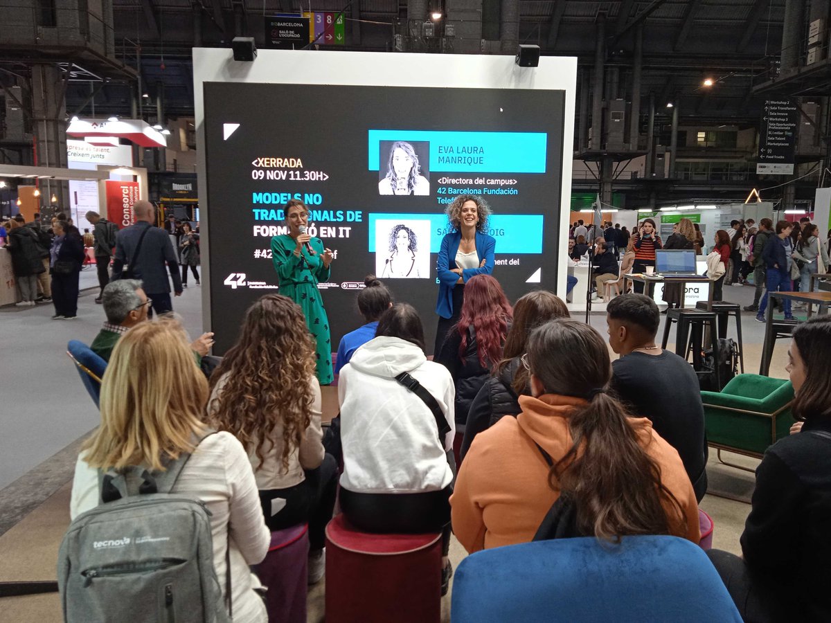 🚀 Iniciem la xerrada sobre "Models no tradicionals de formació en IT" de la mà d'<a href="/EvalManrique/">Eva Laura Manrique</a>, directora del #campus de #42BarcelonaFTef i <a href="/Saradiazroig/">Sara Diaz Roig</a>, directora de Foment del Talent Digital de <a href="/barcelonactiva/">Barcelona Activa</a>.
✨Us esperem a l'Espai Descobreix del <a href="/salocupacio/">Saló de l'Ocupació</a> 🪐