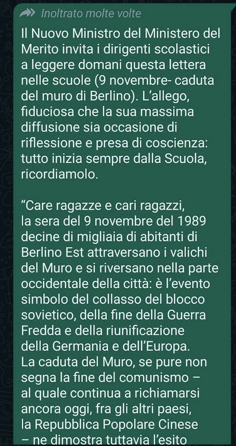 christianraimo's tweet photo. Ma questa propaganda che il ministro dell'Istruzione manda ai dirigenti fiducioso della "massima diffusione" pure per whatsapp arriva? Ma che robaccia irricevibile è? https://t.co/8revnvQcjV