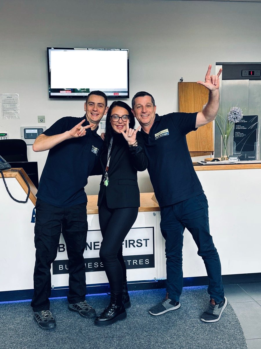 Morgan at Business First #Glasgow and the @Storefirst Glasgow team are supporting Social Media Kindness Day with their sign for love. Let's all play our part to be kinder online. Are you with us? #SocialMediaKindnessDay 🤟❤️