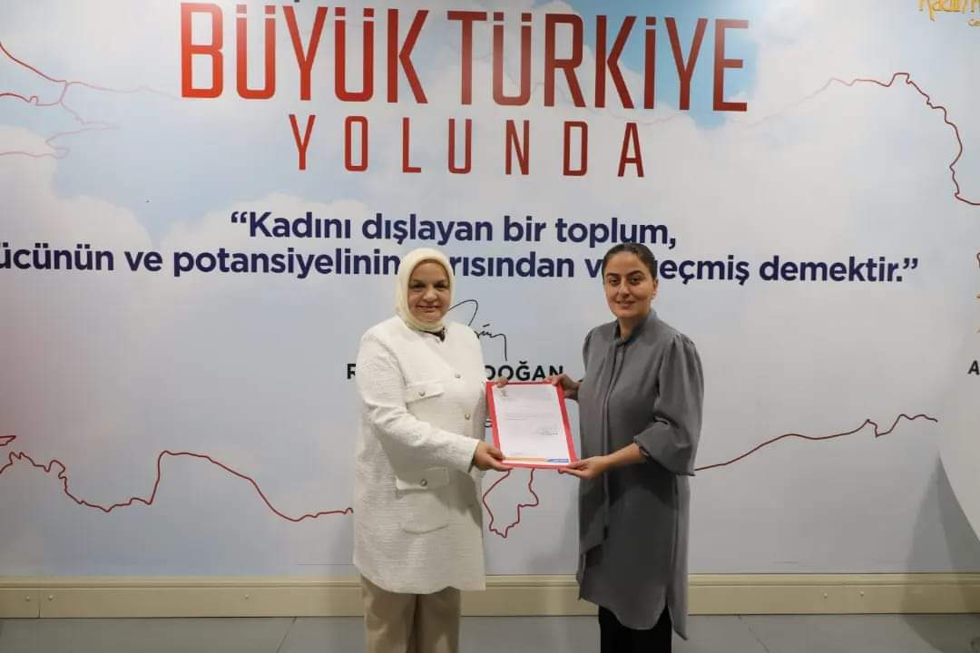 ➡️Boyabat Ak Parti Kadın Kolları Başkanlığını, Belediye Meclis üyemiz Zehra Akdemir Başkanımıza devrettim.
Başkanımıza ve yönetimine hayırlı uğurlu olsun diyor, çalışmalarında başarılar diliyorum. Rabbim yardımcıları olsun.<a href="/okur_akdemir/">Zehra Okur Akdemir</a>

#İnandığınYoldaHepBirlikte