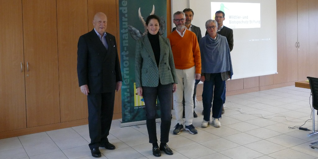 Dramatische Isolationsprozesse beim #Rotwild
Prof. Gerald Reiner (Justus Liebig Universität Gießen) stellte Ergebnisse einer von der Wildtier- und Biotopschutz-Stiftung NRW unterstützten #Studie zur genetischen #Vielfalt des Rotwildes in NRW vor. bit.ly/3TmHyjT