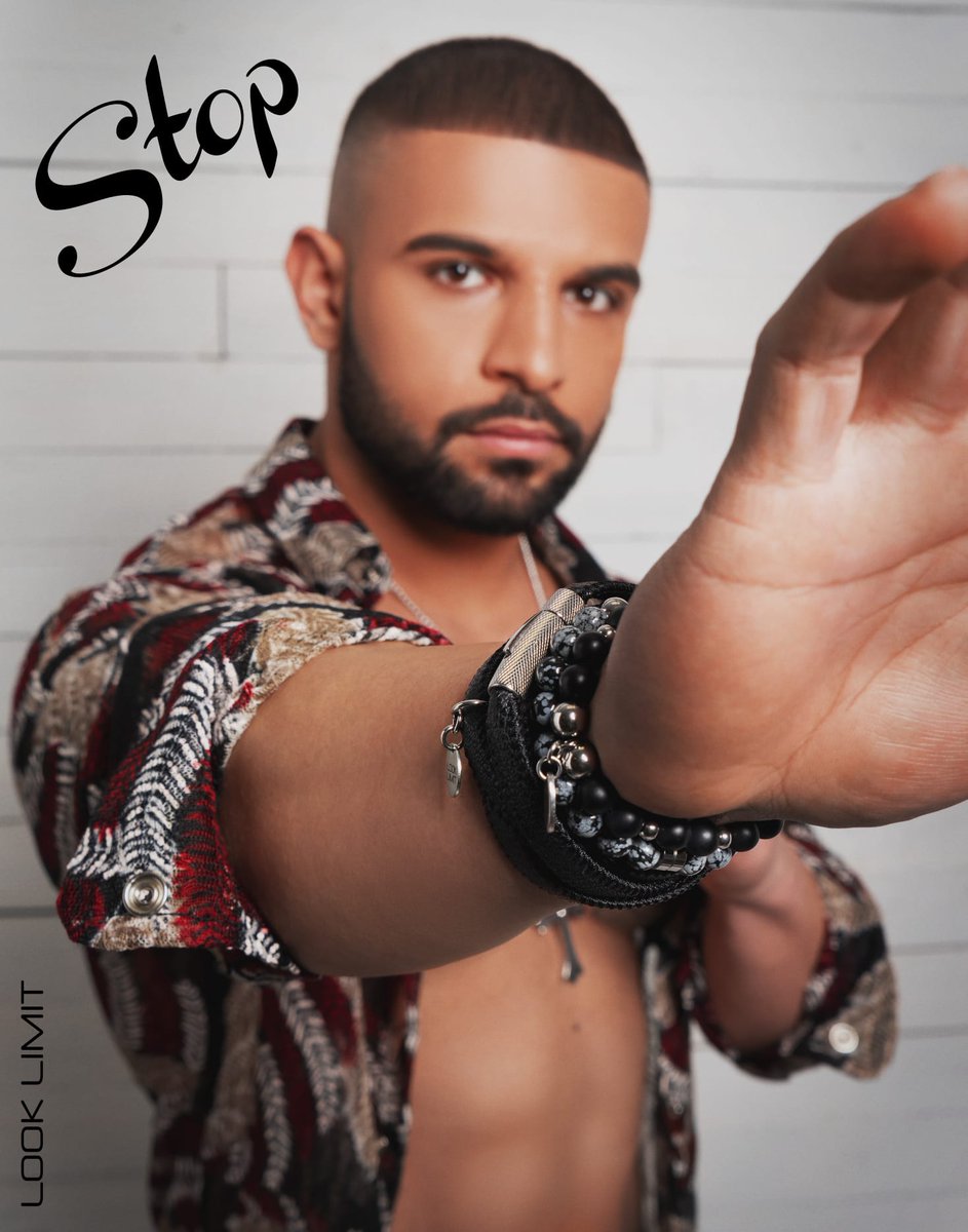 LookLimit's tweet photo. STOP!!
No permitas que nadie robe tus sueños!
Los que aseguran que es imposible, no deberían interrumpir a los que estamos intentándolo.
Selección de pulseras LOOK LIMIT By Nika Stone
Camisa Celestino Muñoz
Model: Mado
#MenJewelry #Dreams #PersigueTusSueños #LookLimit https://t.co/Rxh4l9u8CF