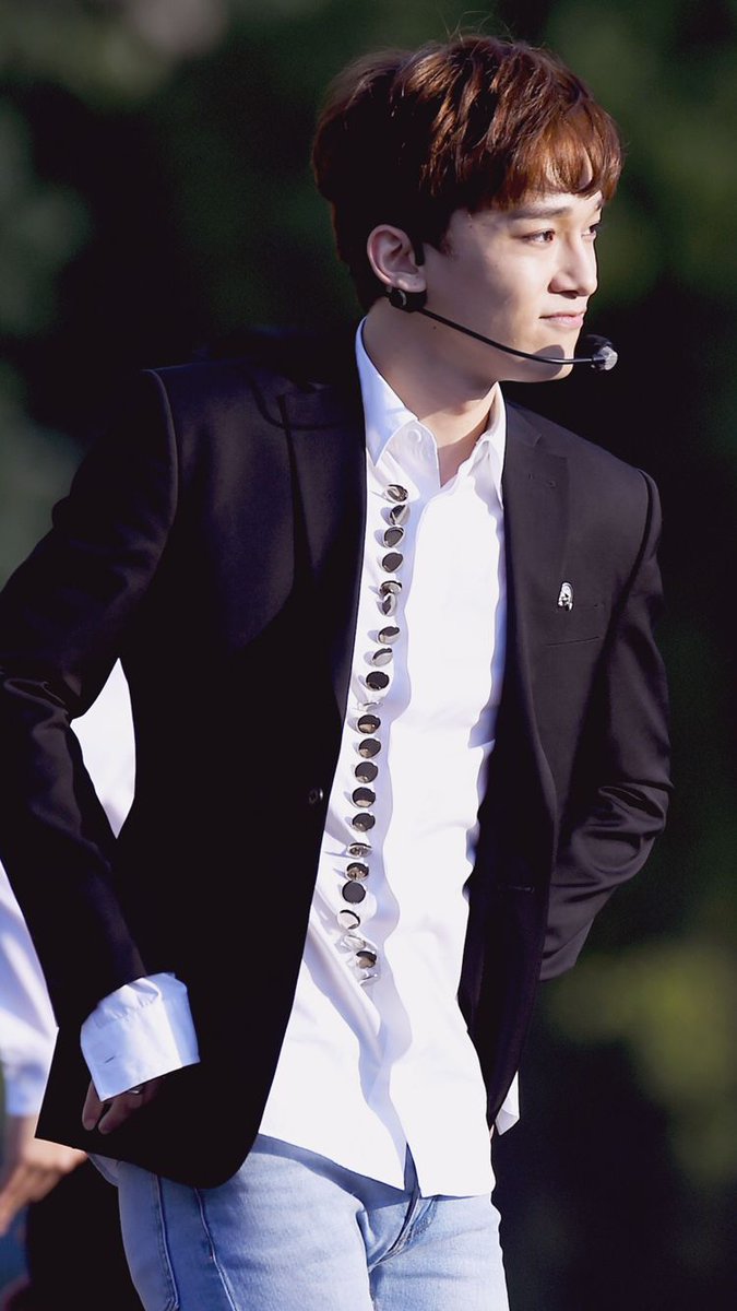 YourDailySM's tweet photo. Your daily dose of EXO. #YourDailySM #EXO #SMEntertainment #Scheduled @weareoneEXO https://t.co/XpJ9yju25V