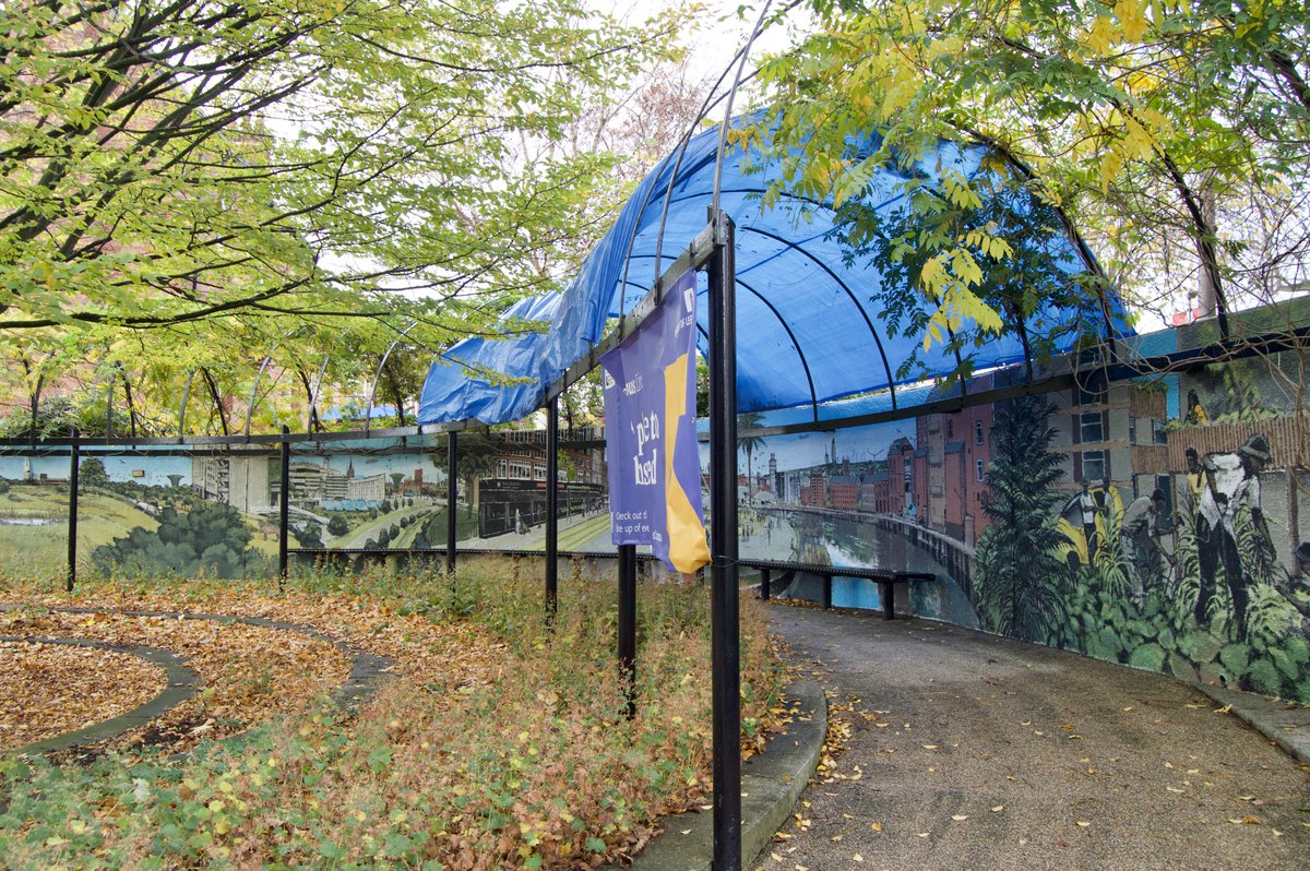 UniversityLeeds's tweet image. You may have seen the mural being painted in our Tetley Garden over the last week, but do you know what it represents?

Artist James McKay has designed a sustainable, zero carbon society for the year 2050 with each section of the painting depicting a different area of Leeds 🎨🧵