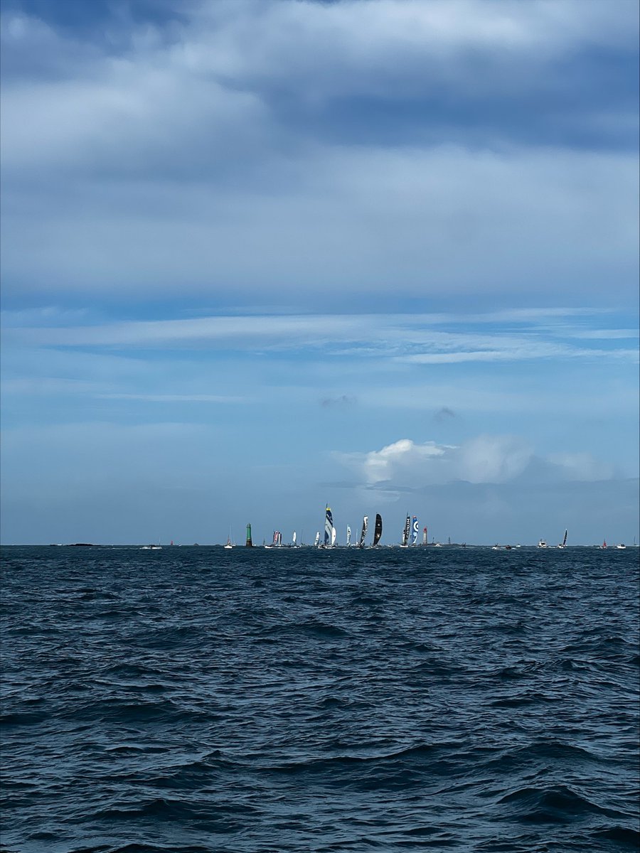 routedurhumENG's tweet photo. [(LIVE 🔴: PRE KICK OFF🏁)]

The 6 different classes, @Ultim32_23 , @ImocaGS , @oceanfifty , @AssoClass40, #RhumMono and #RhumMulti are on their way to the Start line in front of the Pointe du Grouin #Cancale. https://t.co/CFAGu1jgWm