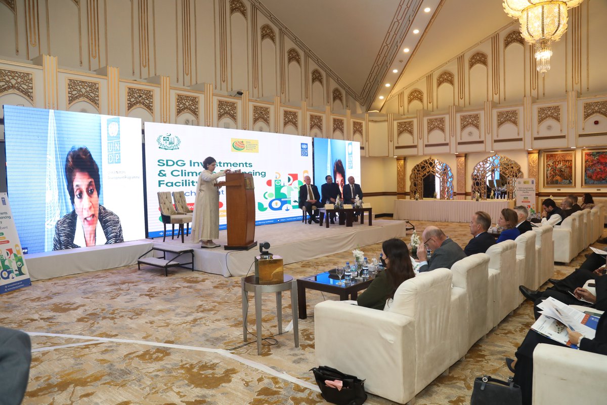 UNDP_Pakistan's tweet photo. .@GovtofPakistan @FinMinistryPak &amp; #UNDPinPakistan launched #SDG Investments &amp; Climate Financing Facility to mobilize private sector investments for #Fin4Dev in 🇵🇰. Sec Finance @hamedsheikh, @UNDPasiapac's @kanniwignaraja &amp; RR @knutostby spoke at the occasion (1/2) https://t.co/KuL1jGV0xm