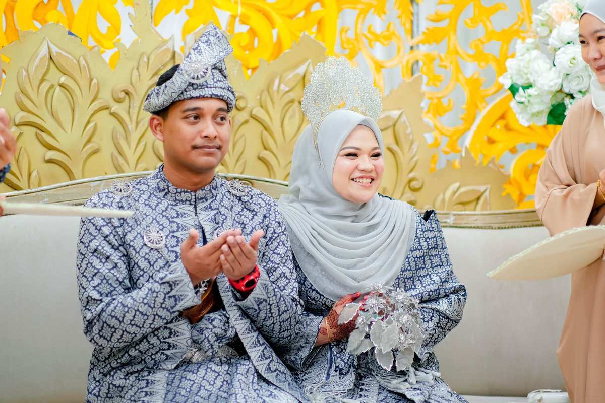 NfatihahHashim's tweet photo. After 3 years knowing each other and 2 years been together finally you’re officially mine 🫶🏻❤️ https://t.co/Wt22ezFMRm