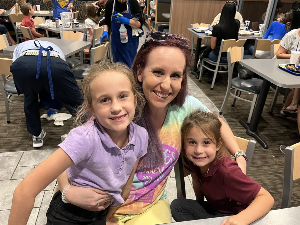 Estates Elementary PTO tweet media