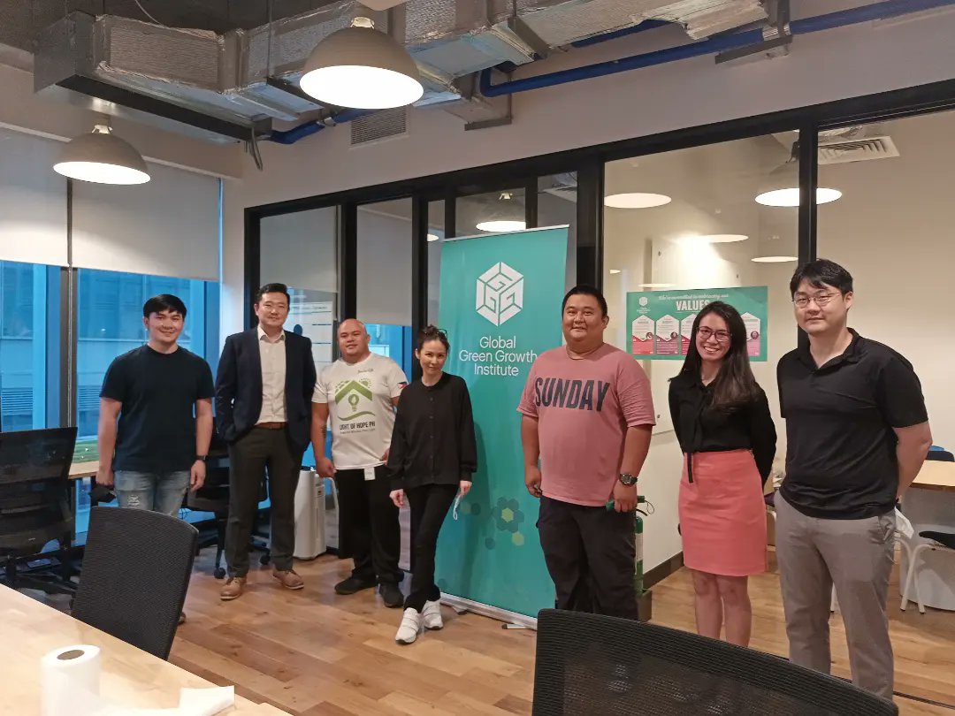 Light Of Hope PH (@lightofhopeph) on Twitter photo Day 1 - Office visit and presentation to <a href="/GGGIPhilippines/">GGGI Philippines</a> team and Greenpreneur mentor Mr. <a href="/JuhernKim/">Juhern Kim/ 김주헌</a> 🌏🌤️🇵🇭
#KeepOnSharingTheLight #LightHeroes #GGGI #CloudgridProject #ClimateAction #LightOfHopePH Day 1 - Office visit and presentation to <a href="/GGGIPhilippines/">GGGI Philippines</a> team and Greenpreneur mentor Mr. <a href="/JuhernKim/">Juhern Kim/ 김주헌</a> 🌏🌤️🇵🇭
#KeepOnSharingTheLight #LightHeroes #GGGI #CloudgridProject #ClimateAction #LightOfHopePH