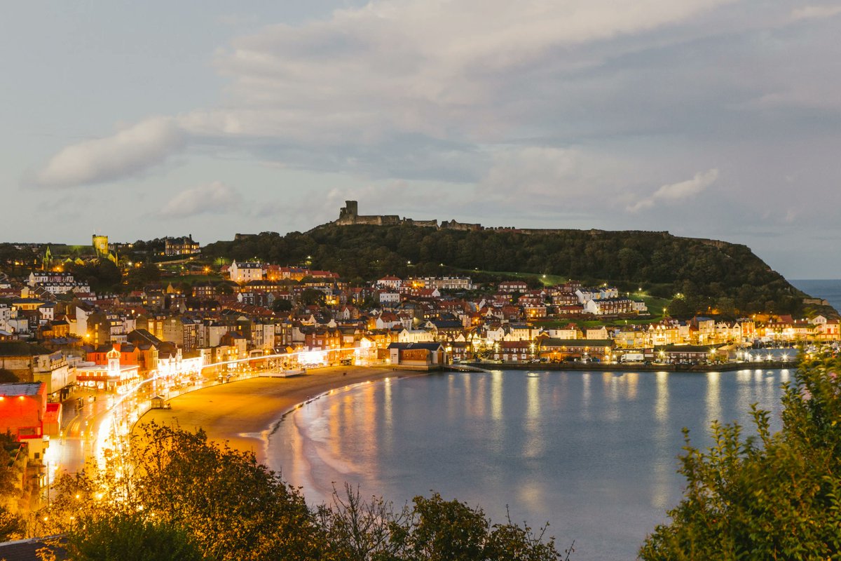 👋 Have you been to the coast in the last 12 months? Please take a few moments to tell us how your visit was 👉 buff.ly/3hnh9oI 

Who can name the town in the photograph? Let us know below!