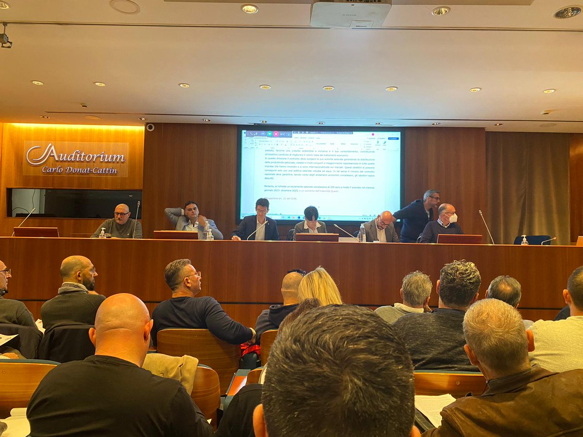 FemcaCISL's tweet photo. In corso a #Roma l'assemblea nazionale del settore #Gomma #Plastica di Filctem-Cgil, Femca-Cisl, Uiltec-Uil, che voterà la piattaforma sindacale per il rinnovo del #contratto". https://t.co/LJ3ByqA5Af