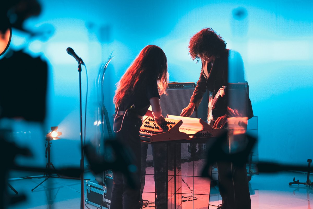 Un frère, une soeur, deux voix au service d’une pop aux accents futuristes, bienvenue à #quasiqui dans Basique, les sessions ⚡️

👉 Retrouvez leur session sur notre chaîne YouTube dès 21h ou sur <a href="/ftvculturebox/">francetv culturebox</a> à 23h45

📸 Marine Long