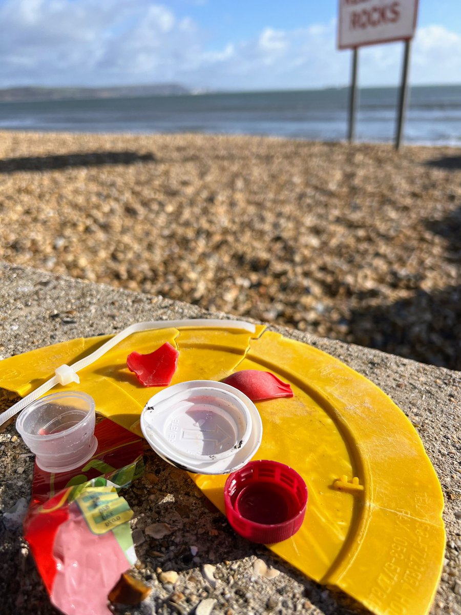 Chris 💛 tweet media