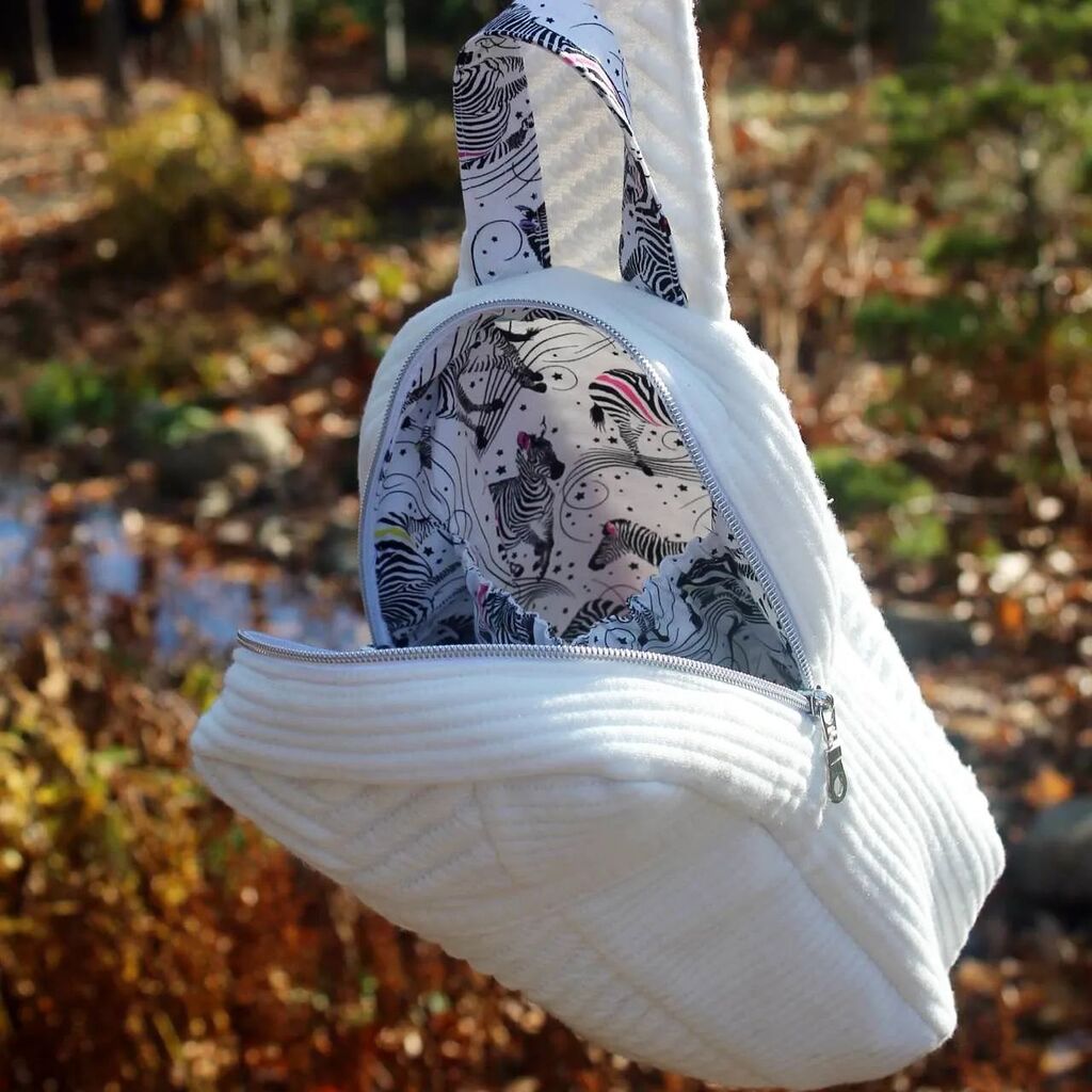 Becker Handmade (@beckerhandmade) on Twitter photo The third and final sling bag that I have available in this drop These bags are perfect day bags or to carry your personal items while traveling.
The exterior of this bag is an upcycled cozy sweater and the interior is quilting cotton from the <a href="/tulapin/">Johanny Brenes Salaz</a>… instagr.am/p/CkvPeJCAj2S/ The third and final sling bag that I have available in this drop These bags are perfect day bags or to carry your personal items while traveling.
The exterior of this bag is an upcycled cozy sweater and the interior is quilting cotton from the <a href="/tulapin/">Johanny Brenes Salaz</a>… instagr.am/p/CkvPeJCAj2S/