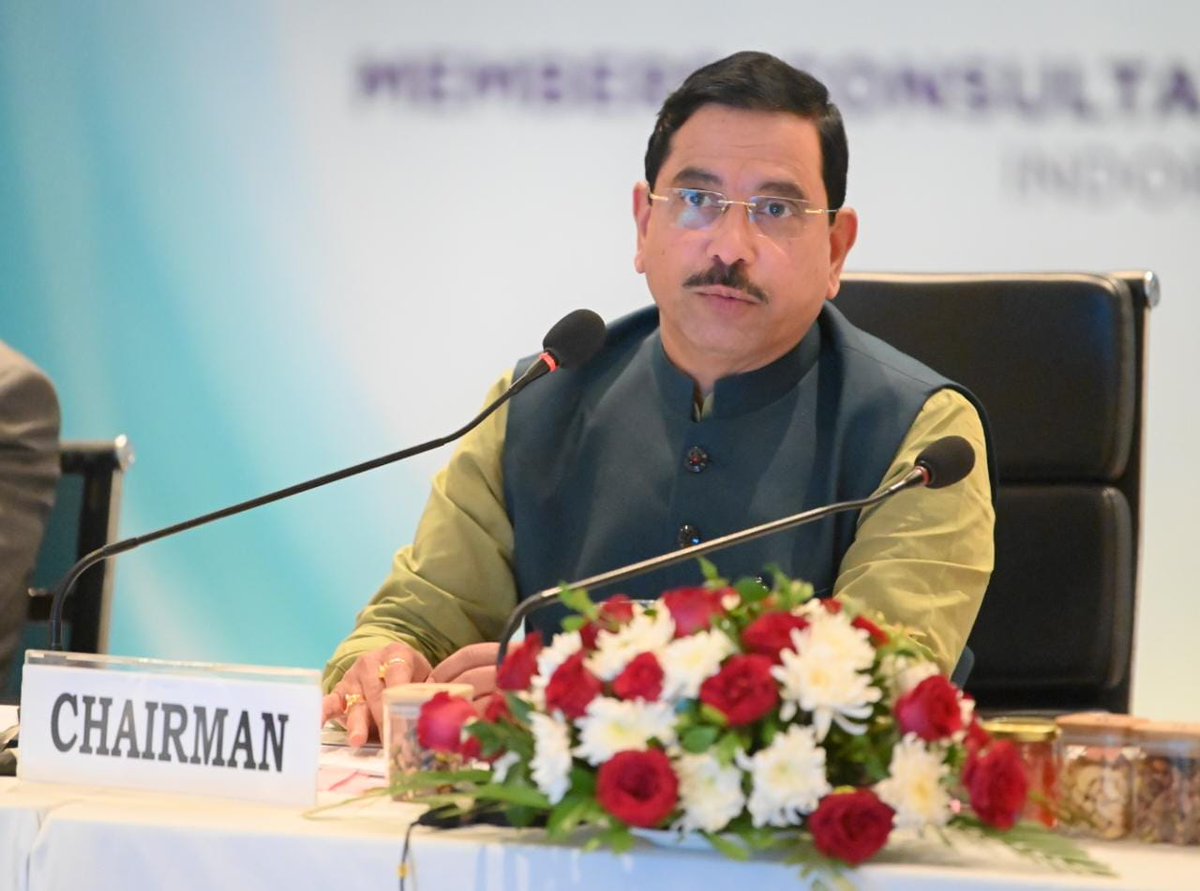 MinesMinIndia's tweet image. Union Minister @JoshiPralhad chaired a meeting of Parliamentary Consultative Committee of Ministry of Coal and @MinesMinIndia today in Indore, M.P. to discuss #MiningReforms &amp;amp; their Impact &amp;amp; Action Plan For Auction Of 500 Mineral Blocks by 2023-24.

#AatmaNirbharBharat