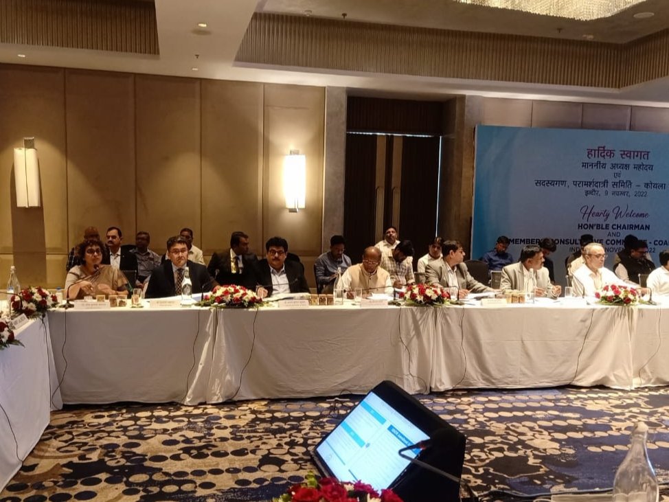 MinesMinIndia's tweet image. Union Minister @JoshiPralhad chaired a meeting of Parliamentary Consultative Committee of Ministry of Coal and @MinesMinIndia today in Indore, M.P. to discuss #MiningReforms &amp;amp; their Impact &amp;amp; Action Plan For Auction Of 500 Mineral Blocks by 2023-24.

#AatmaNirbharBharat