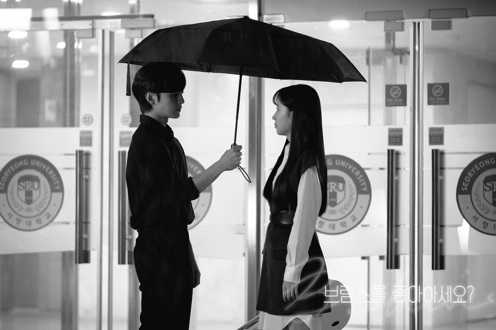 Jekipsh's tweet photo. Saking sopannya lagu perpisahan mereka pun sopan 🥺😭 "tapi jika memang kau harus meninggalkanku, maka aku akan melepasmu sambil tersenyum." "Alih2 dari kata selamat tinggal, aku akan melepasmu dengan senyuman." Love me _Punch
#JoonSong #Doyoulikebrahms https://t.co/KV35K4NlqA